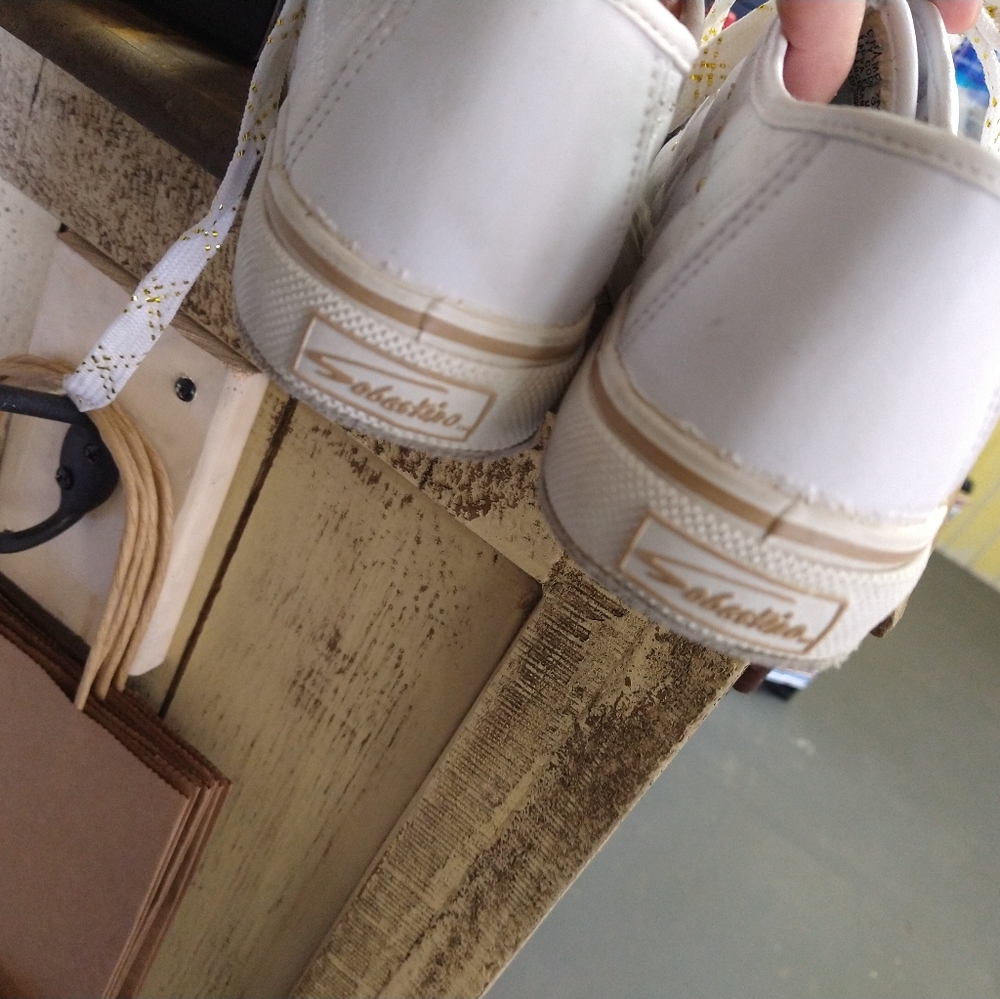 Shoes - Picture 2 of 3